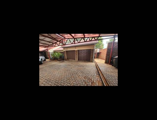 4 BEDROOM HOUSE SOLD IN SINOVILLE